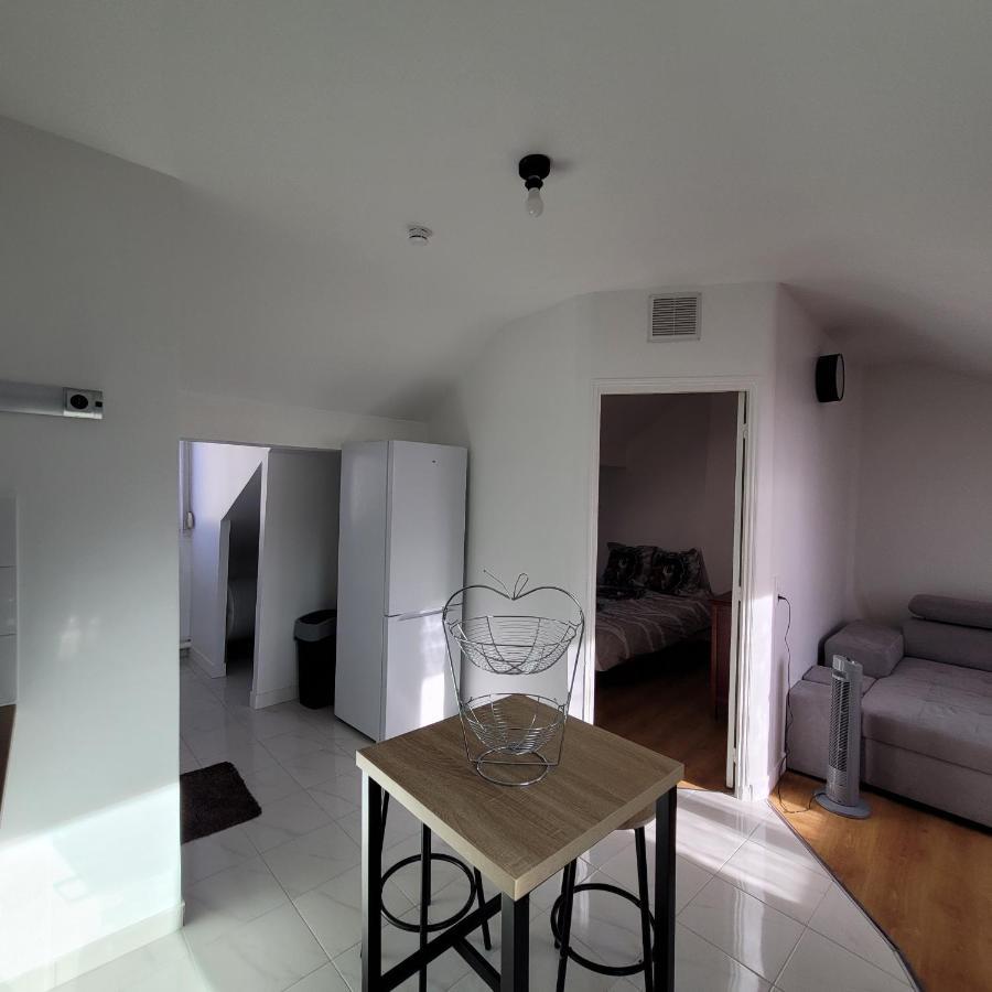 Appart95 Saint-brice Cdg France *